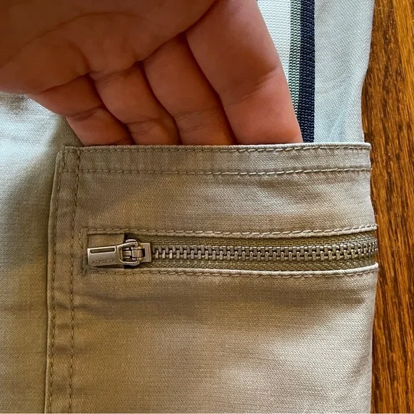 Athleta Tan Desert Summit Cargo Pants - Size 8 - Picture 6 of 9